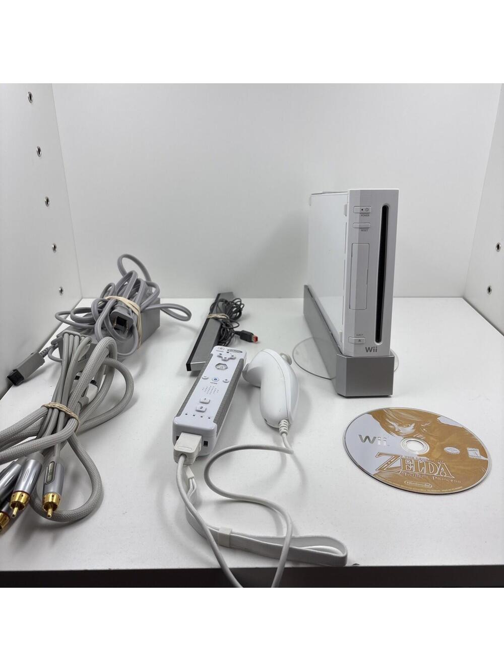 Nintendo Wii White Console RVL-001 1 Remote 1 Nunchuk AV AC Cables W/ Zelda Game
